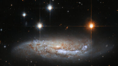 Photo of La última imagen del año del telescopio Hubble muestra una impresionante galaxia espiral