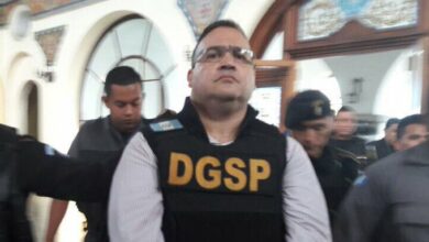 Photo of Javier Duarte promueve amparo contra orden de aprehensión en su contra