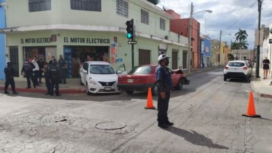 Photo of Chocan dos vehículos en calles del Centro de Mérida