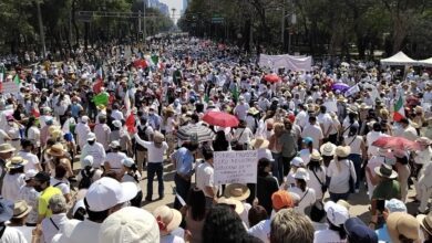 Photo of Miles de opositores a López Obrador marchan contra Revocación de Mandato