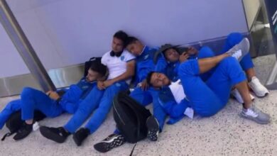Photo of Jugadores de Guatemala quedan varados en el aeropuerto; duermen en el suelo
