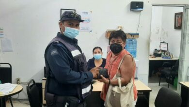 Photo of Policía de Mérida devuelve cartera con más de 5 mil pesos