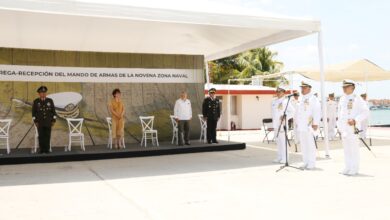 Photo of Asiste María Fritz a la entrega-recepción del Mando de Armas en la IX Zona Naval  