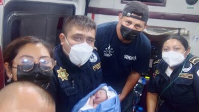 Photo of Bebé nace al interior de una ambulancia