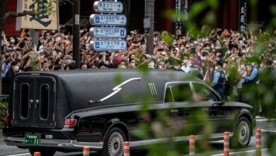 Photo of Miles de japoneses despiden a Shinzo Abe tras un funeral privado con aires solemnes