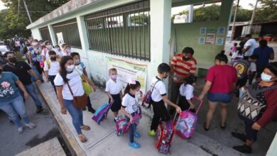 Photo of Cientos de miles regresan a clases en Yucatán