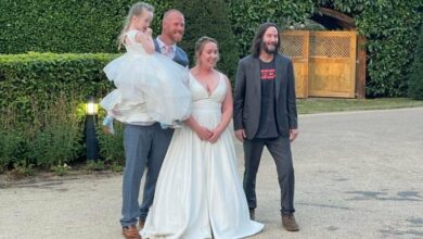 Photo of Keanu Reeves sorprende a pareja y acude a su boda