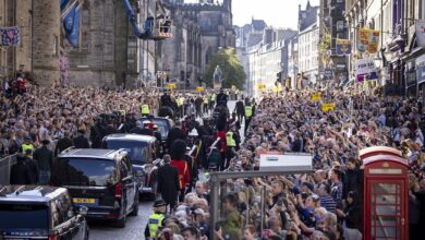 Photo of Cuerpo de la reina Isabel II arriba a la catedral de Edimburgo