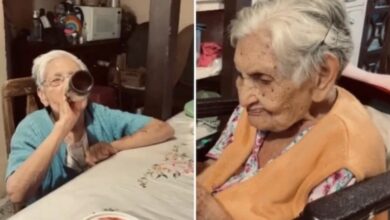 Photo of Abuelita de 83 años se gastó todo su dinero en cerveza y fue regañada por su madre de 105 años