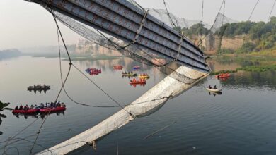Photo of Tragedia en India, hay 137 murieron por el colapso de puente colgante