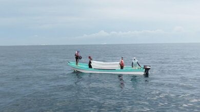 Photo of Rescatan a 4 pescadores varados en el mar de Progreso