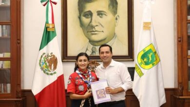 Photo of Por un día, la scout Adriana Gamboa, fue gobernadora de Yucatán