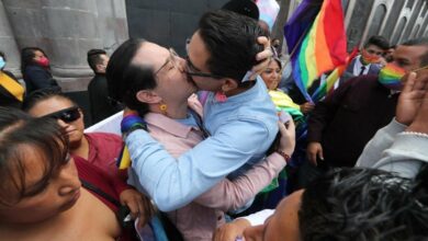 Photo of Comunidad LGBTQ+ festeja legalización de los matrimonios igualitarios en Edomex