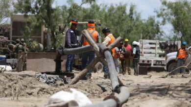 Photo of Viudas de mineros atrapados en ‘El Pinabete’ reclaman pagos a empresa