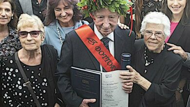 Photo of Hombre de 90 años se gradúa en Derecho de universidad italiana