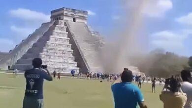 Photo of “Kukulcán está enojado”, se forma remolino de tierra en Chichén Itzá