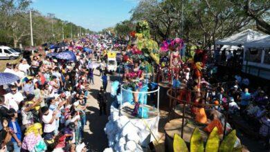 Photo of Más de 200 mil personas disfrutaron de la Batalla de las Flores en el Carnaval de Mérida