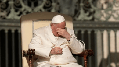 Photo of Hospitalizan al Papa Francisco, antes de Semana Santa