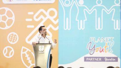 Photo of Mauricio Vila trabaja por una juventud libre de adicciones 