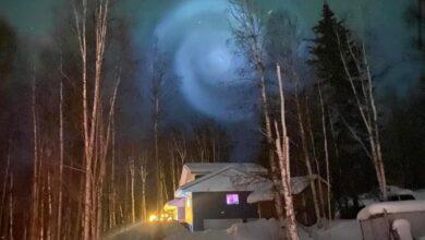 Photo of Captan espiral entre auroras boreales en Alaska