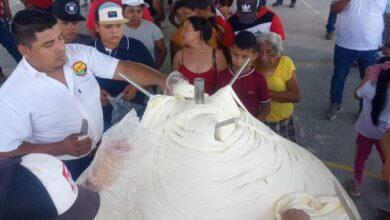 Photo of En Chekubul, Campeche se rompió Récord Guinness con el queso de hebra más grande de méxico