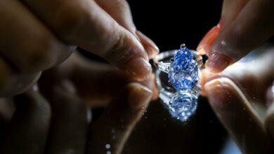 Photo of Sotheby’s subasta el anillo ‘Laguna Blu’, una de las joyas más caras