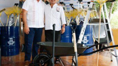 Photo of Renán Barrera trabaja de la mano con las y los comisarios 