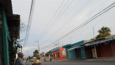 Photo of Abuelito emprende vendiendo chicharrones, piden ayuda para que no se desanime