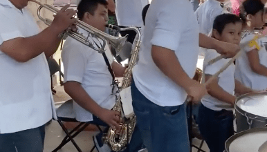 Photo of Con charanga yucateca, niños celebra fin de clases en Yucatán