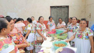 Photo of Reconoce a hombres y mujeres por conservación de la cultura maya