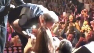 Photo of Luis Miguel regala un beso a mujer que sufre caída