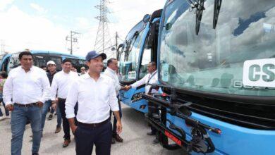 Photo of Vila presenta la unidades «Va y ven» de la Ruta Caucel