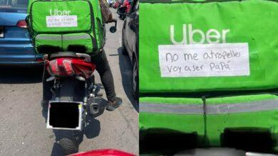 Photo of “No me atropelles voy a ser papá”: Repartidor se viraliza con mensaje 