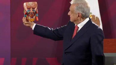 Photo of AMLO presume regalo artesanal de Yucatán 