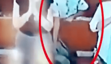 Photo of Sin temor a Dios: Madre e hijo roban en plena misa. VIDEO