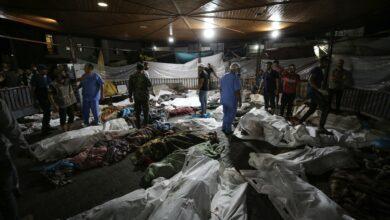 Photo of Bombardean hospital lleno de civiles en el centro de Gaza