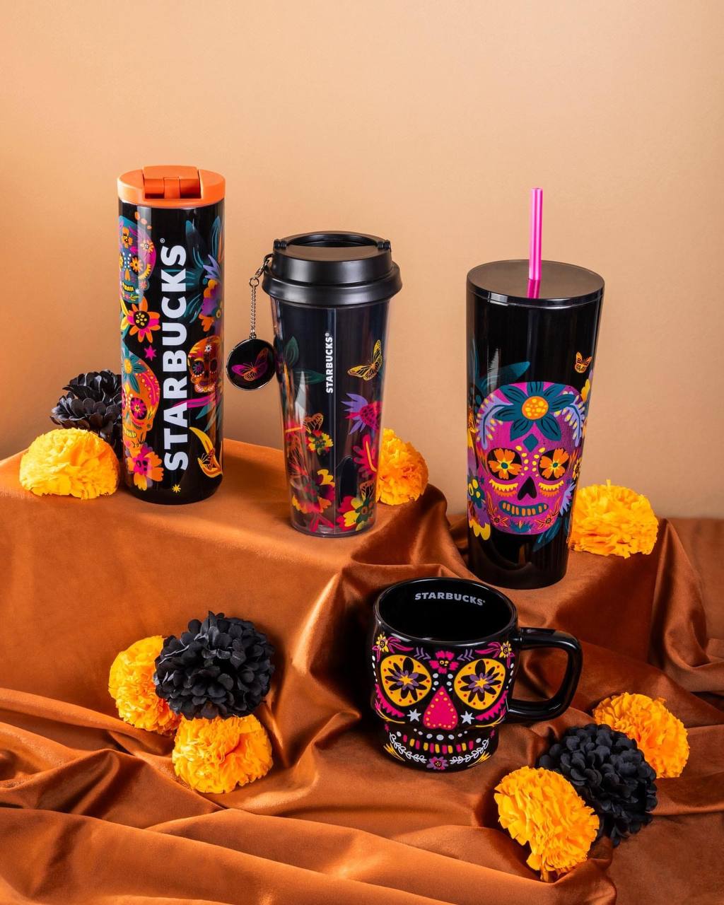 Diario del Yaqui - Starbucks lanza colección de vasos de Día de Muertos;  estos son los costos