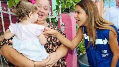 Photo of Isabel Rodríguez promueve casa por casa los programas de salud y apoyos