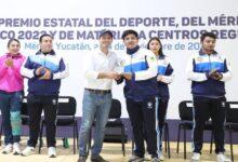 Photo of Vila entrega Premio Estatal del Deporte y Mérito Deportivo Yucateco 2023