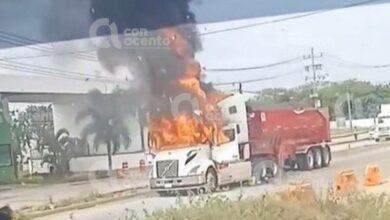 Photo of Se incendia trailer en la Mérida-Valladolid