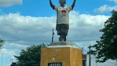 Photo of Le ponen la playera del América a estatua en Mérida