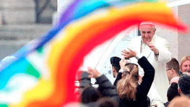 Photo of Papa Francisco hace oficial la bendición de parejas del mismo sexo