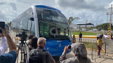 Photo of AMLO y Vila dan banderazo de salida del Ie-Tram 