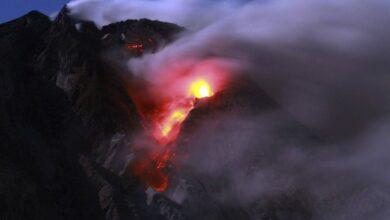 Photo of Mueren 11 alpinistas tras erupción del volcán en Indonesia