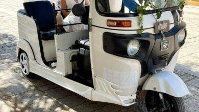 Photo of Llega en mototaxi a su boda 