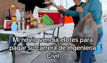 Photo of Se logró graduar de la universidad vendiendo elotes y lo celebra regalando esquites