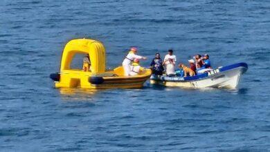 Photo of Rescatan de alta mar a pescadores y a perrito en Comuzel