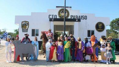 Photo of Policías se convierten en los Reyes Magos para familias de Maxcanú