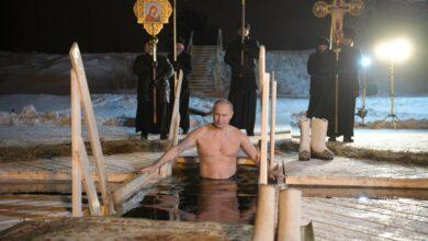 Photo of Putin se zambulle en agua helada en la Epifanía ortodoxa