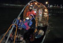 Photo of En aerobotes rescatan del Río Bravo a mujeres y niños migrantes